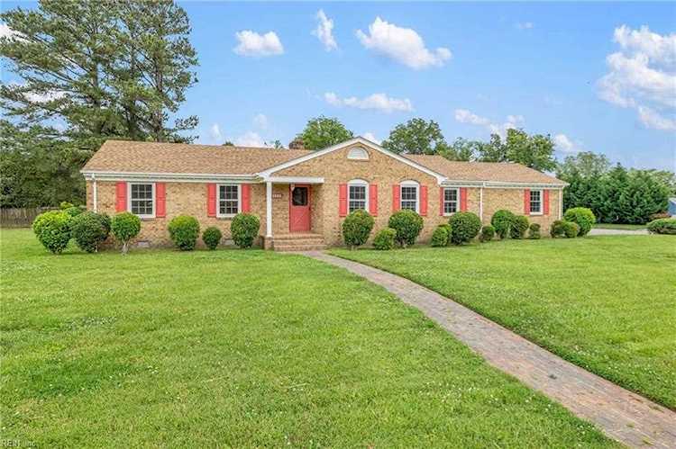 1096 Blackburn Ln Virginia Beach, VA 23454 | MLS 10486945 Photo 1
