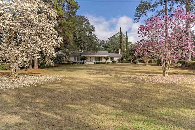1501 Davis Dr Tallahassee, FL 32317