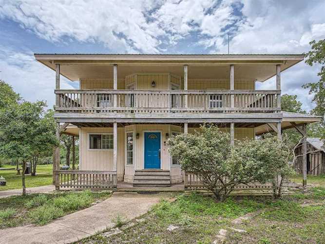 391 Thousand Oaks DR Cedar Creek, TX 78612