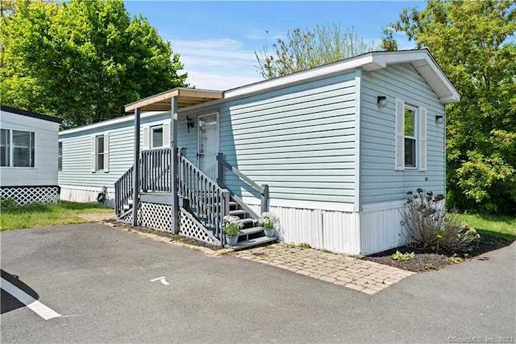 7 Western Sands Wallingford, CT 06492