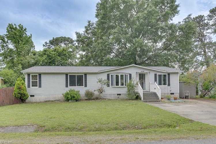 329 Cattail Ln Yorktown, VA 23693