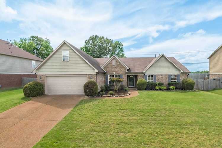 4997 Crested Pine Cv Bartlett, TN 38135