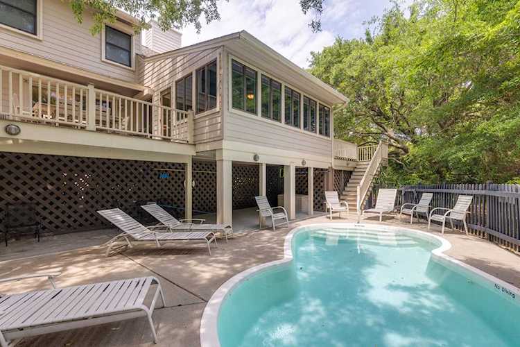 15 Dunecrest Ln Isle of Palms, SC 29451