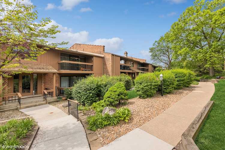 8090 Garfield Ave #3-1 Burr Ridge, IL 60527