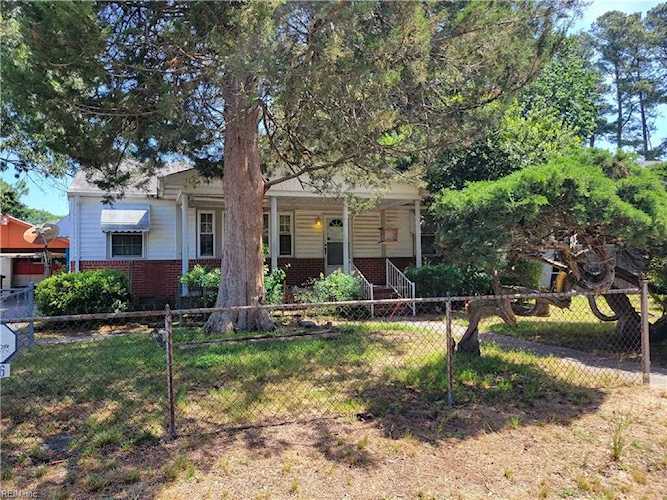 206 Logan Dr Portsmouth, VA 23701