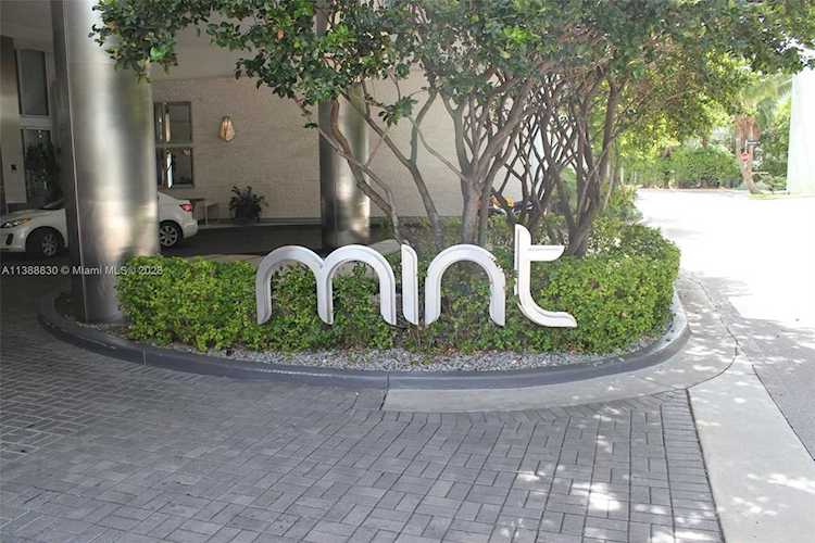 92 SW 3rd St #1406 Miami, FL 33130