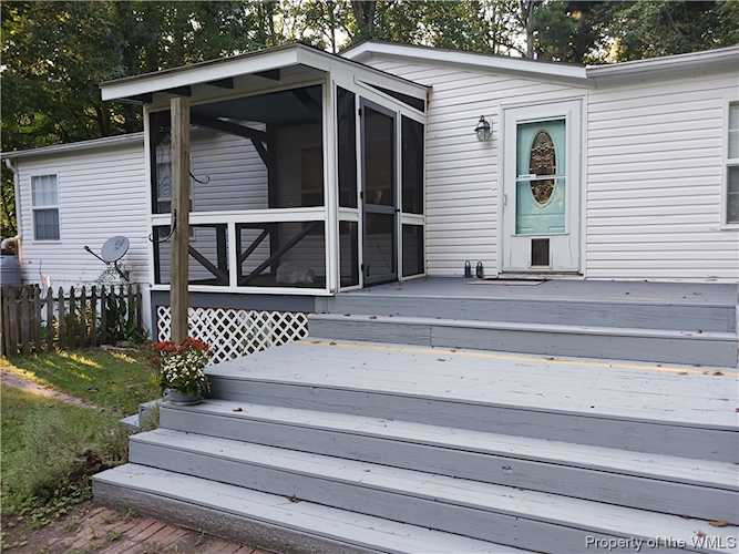 3769 Owl Trap Rd Saluda, VA 23149