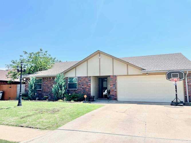 7204 NW Willow Pl Lawton, OK 73505 | MLS 163724 Photo 1
