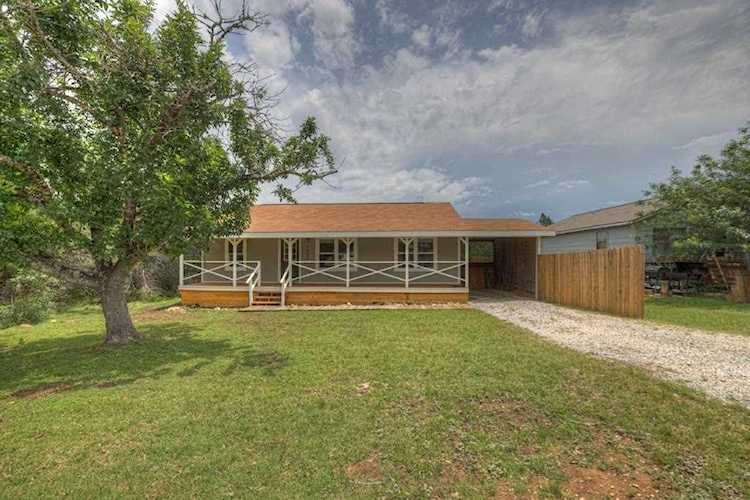 1440 Laurie DR Canyon Lake, TX 78133