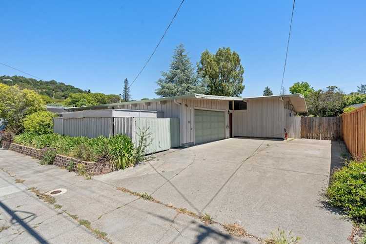 1016 Las Gallinas Avenue San Rafael, CA 94903