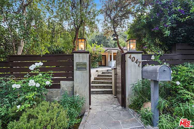 4047 Mandeville Canyon Rd Los Angeles, CA 90049