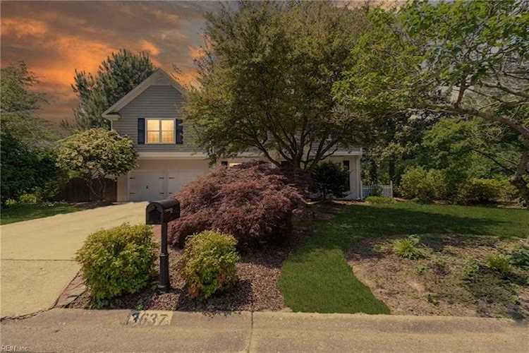 3637 Kings Lake Dr Virginia Beach, VA 23452