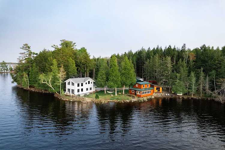 36 Kennedy Dr Glenburn, ME 04401