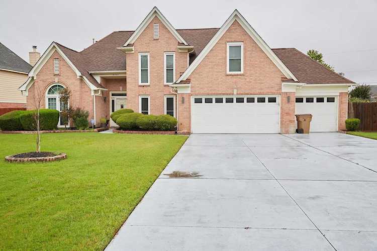 8762 Forest Breeze Dr Cordova, TN 38018