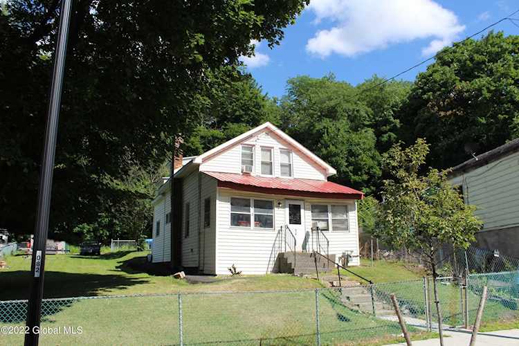 434 4th St Troy, NY 12180