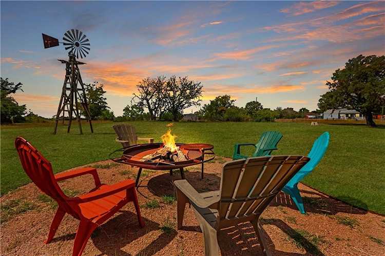 207 Sunday CIR Fredericksburg, TX 78624