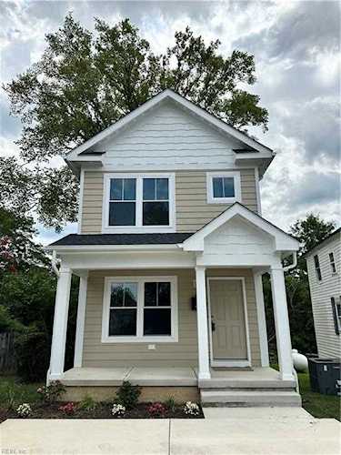 225 Clay St Smithfield, VA 23430
