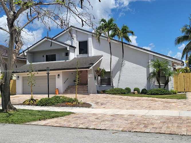 11481 SW 102nd St Miami, FL 33176