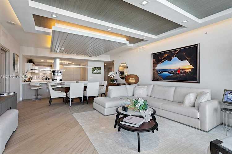 17111 Biscayne Blvd #2205 North Miami Beach, FL 33160