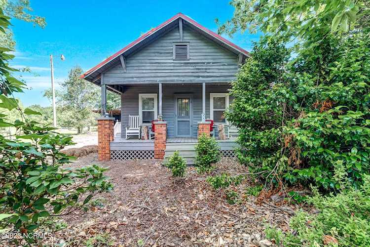 5660 Piney Woods Road Willard, NC 28478