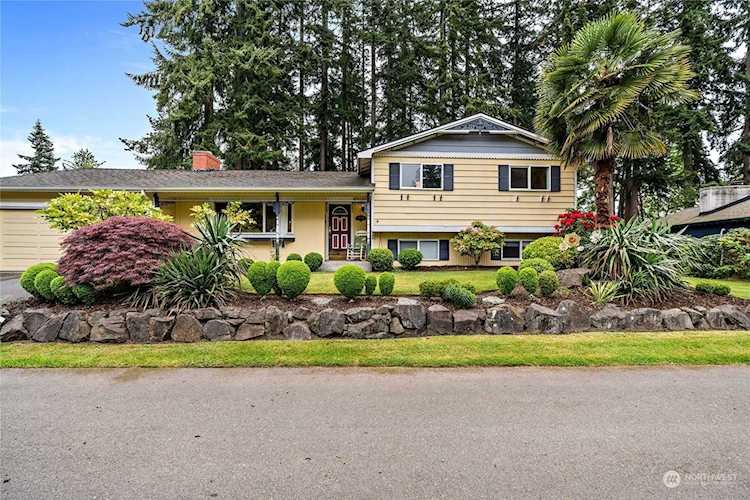 7006 179th St SW Edmonds, WA 98026