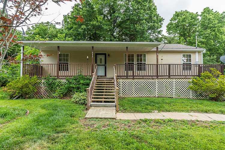 270 Brooks St Paris, KY 40361