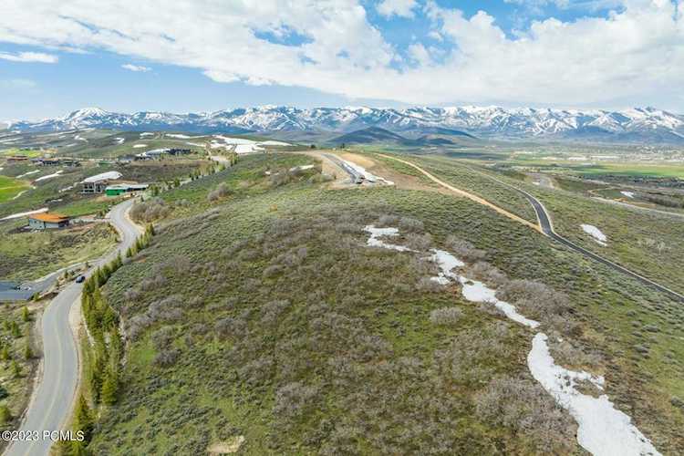 7016 Beach Trl Park City, UT 84098