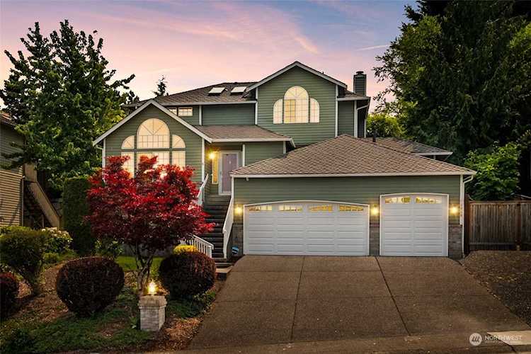 23059 SE 245th Place Maple Valley, WA 98038