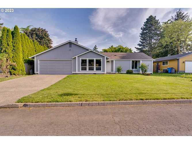 Buy, sell, or invest in property with Donna Roberts Group. Professional real estate services in Camas, WA & surrounding counties as well as Portland, OR Photo 1