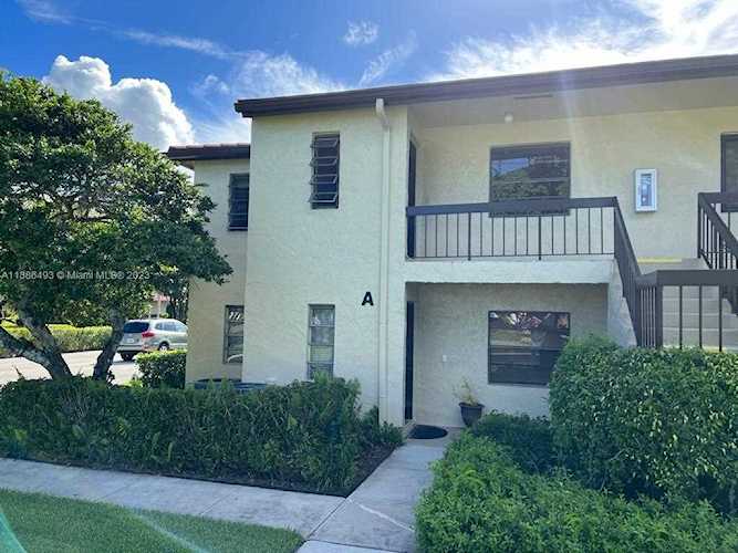 21218 Lago Cir #B Boca Raton, FL 33433