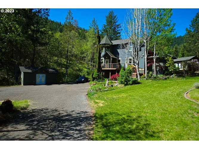 877 Left Fork Humbug Cre RD Jacksonville, OR 97530