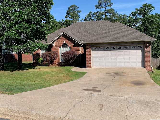 21 Westpointe Dr Maumelle, AR 87211