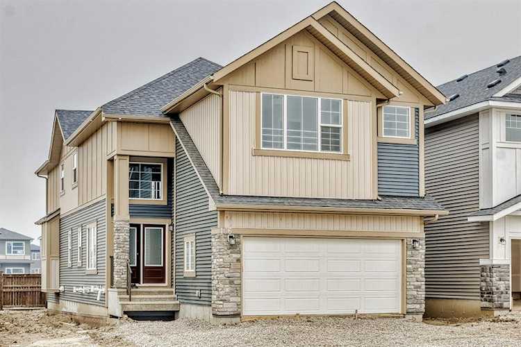 106 Homestead Crescent E Calgary, AB T3J2K8