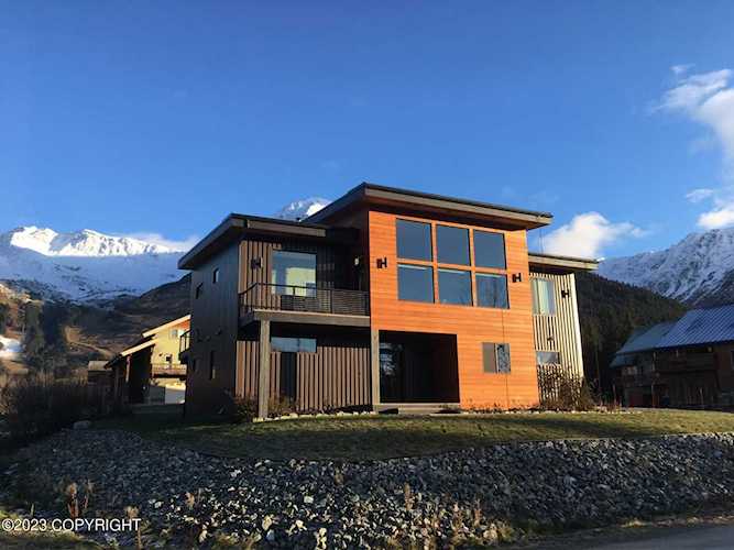 134 Barren Ave Girdwood, AK 99587