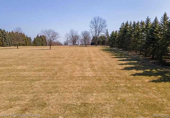 67222 Quail Washington, MI 48095