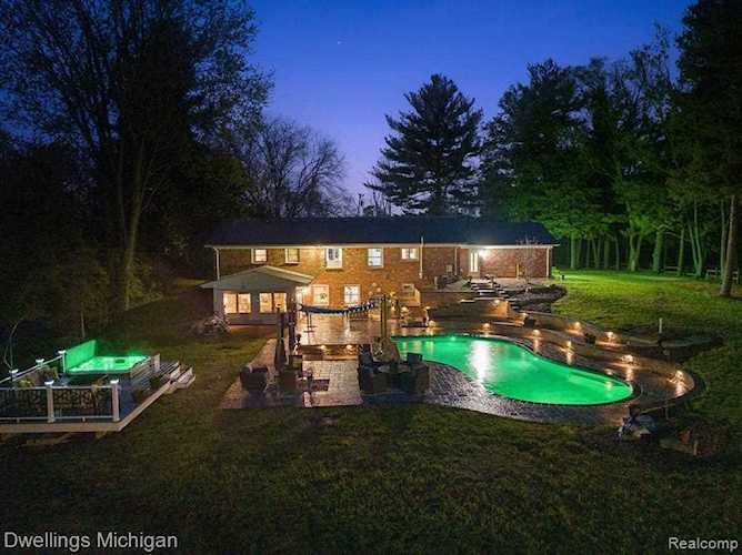 49001 Hanford Rd Canton Twp, MI 48187