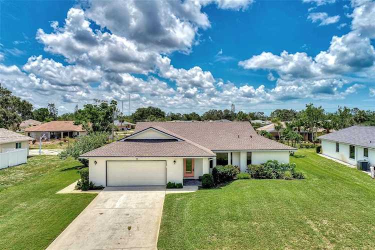 8 Charleston CIRCLE Englewood, FL 34223