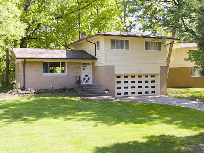 1015 Chevy Chase Ln Carmel, IN 46280