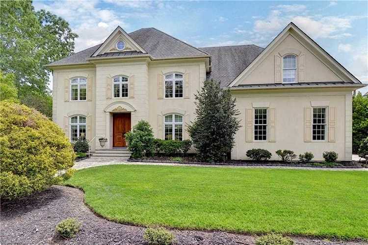 2901 Barrets Pointe Rd Williamsburg, VA 23185