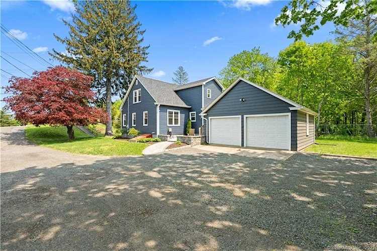 20 Beach St North Haven, CT 06473