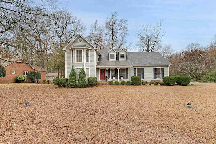 Haltom Real Estate, local REALTORS® Specialize in Selling Homes in Jackson, TN & Surrounding Areas : Madison County, Henderson County, Carroll County, Gibson County, Chester County, Hardeman County, Crockett County Photo 1