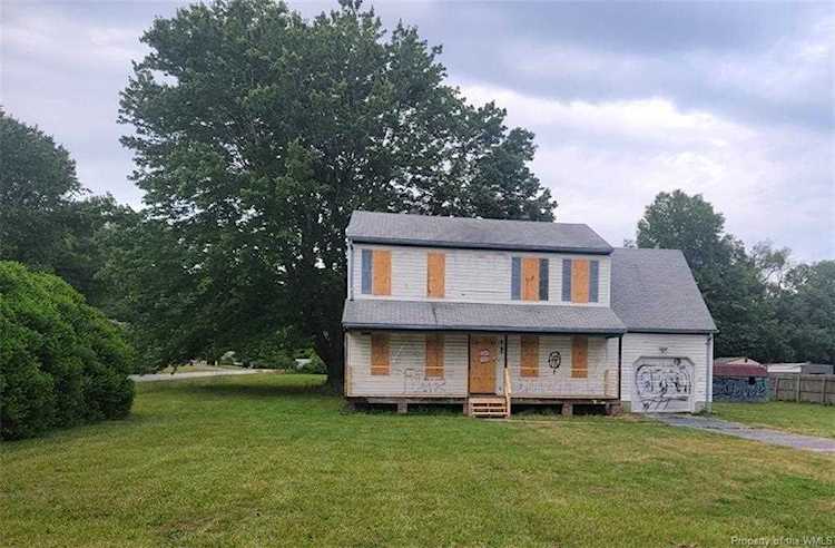 5043 Hickory Fork Rd Gloucester, VA 23061