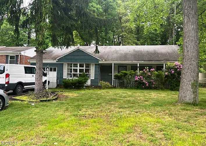 33 Ashwood Dr Livingston Twp., NJ Photo 1