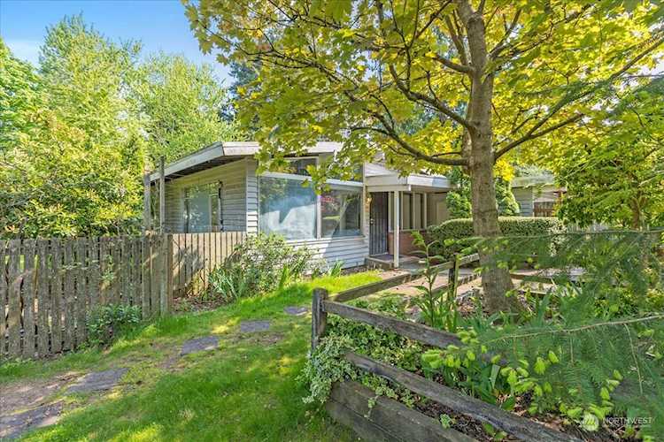 8503 200th St SW Edmonds, WA 98026