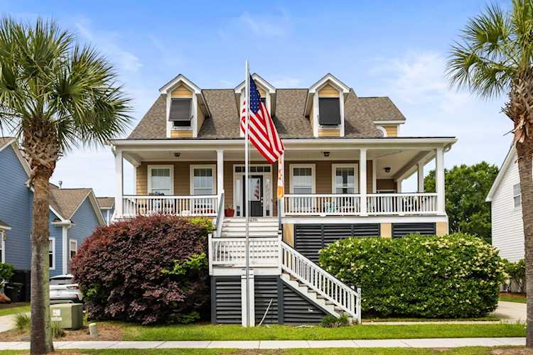 2279 Sandy Point Lane Mount Pleasant, SC 29466