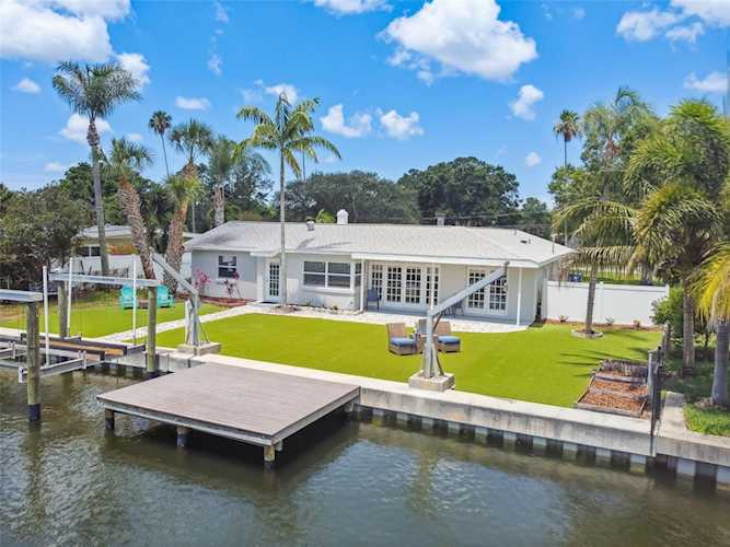 5715 Bayou Grande Blvd NE St. Petersburg, FL 33703