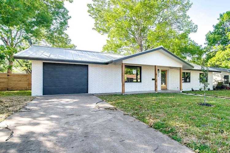 809 Sunset ST Fredericksburg, TX 78624