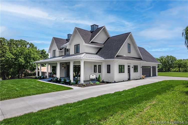 1331 Westhoff Dr Osage Beach, MO 65065