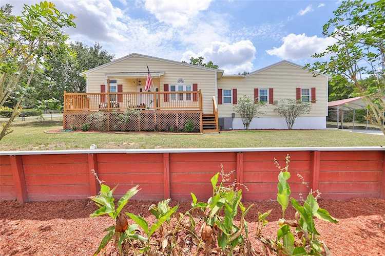 9737 Misha Ln Dade City, FL 33525