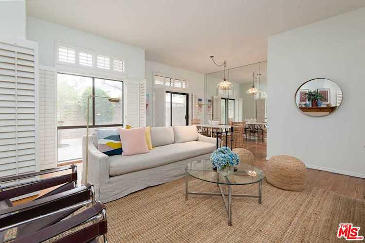 10820 Holman Ave #102 Los Angeles, CA 90024
